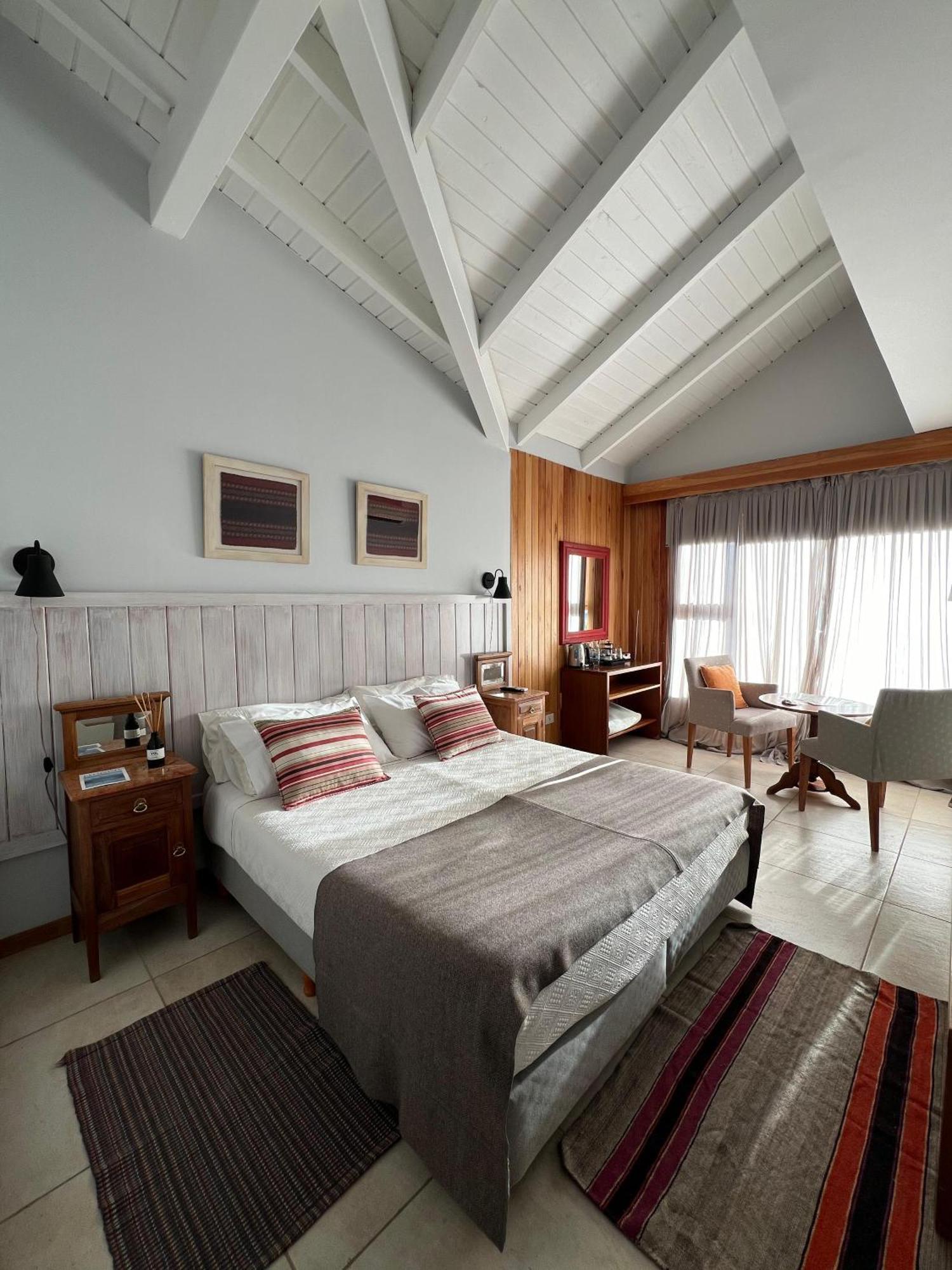 Las Bayas Home Suites Esquel Exterior photo